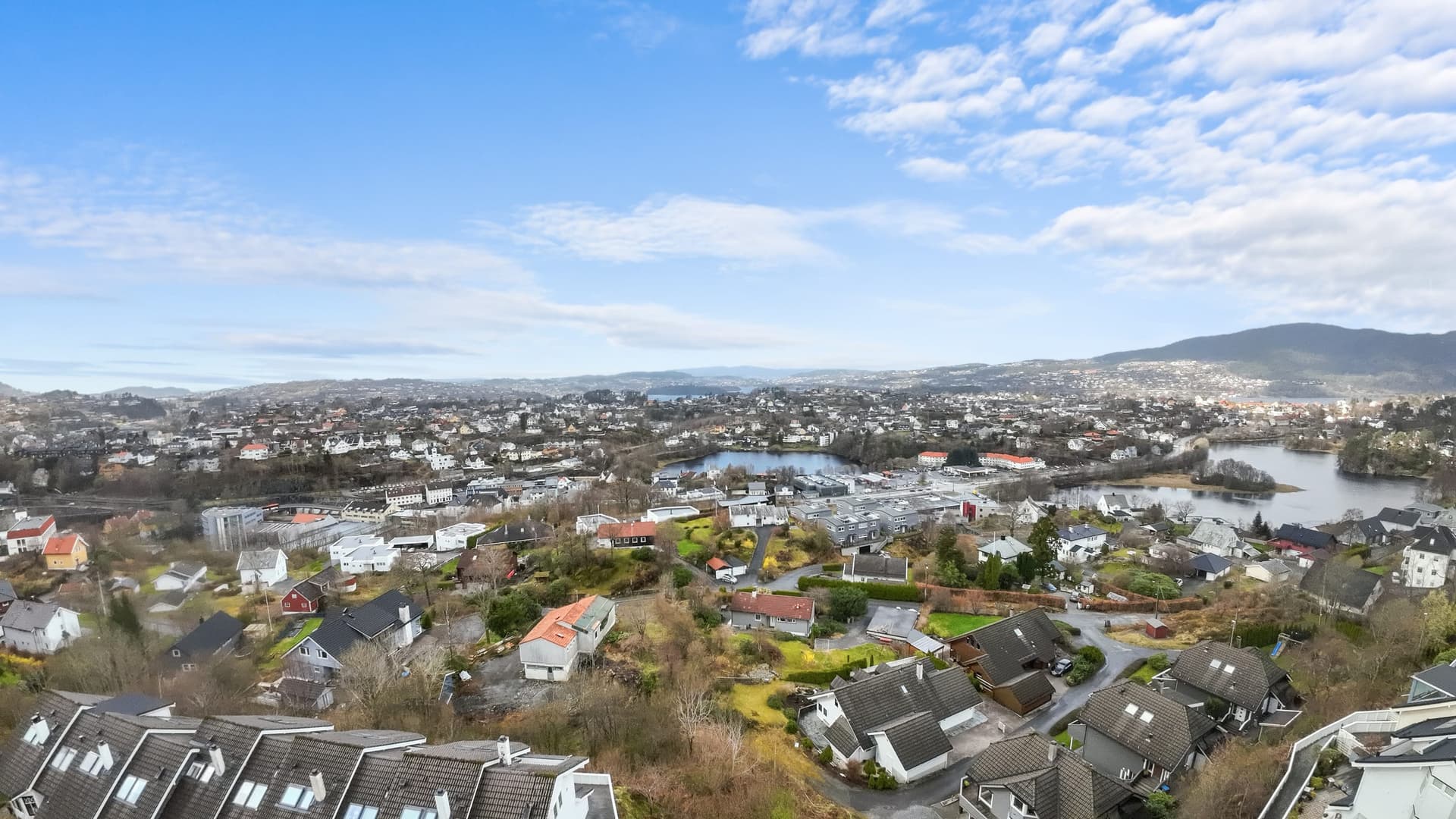 Dronebilde av bolig i Bergen
